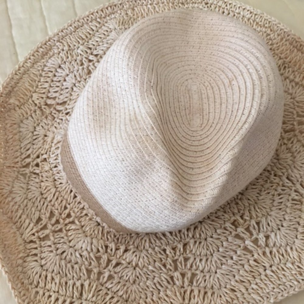 Women's  Straw Summer Sun Hat Made Of Paper